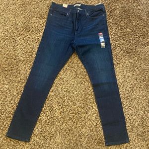 Levi’s 311 Shaping Skinny